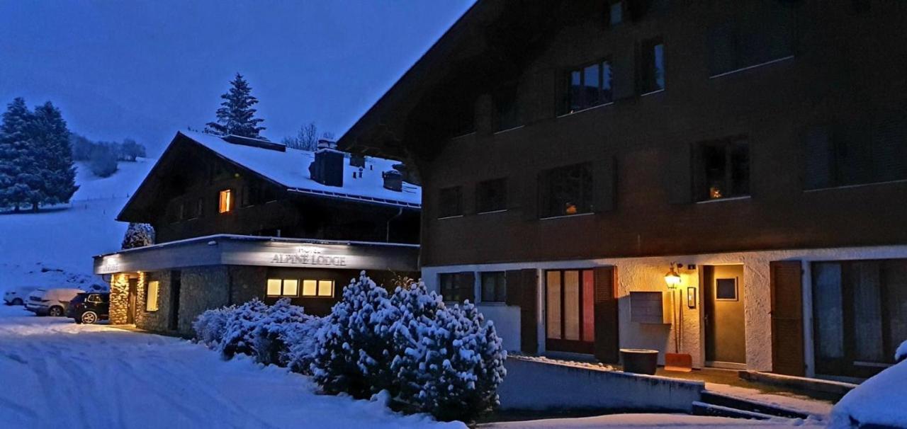 Hotel Alpine Lodge Gstaad Bagian luar foto